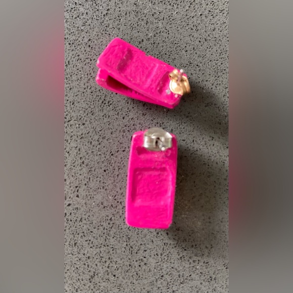 🩷 Barbie is Calling! Hot pink novelty earrings 👠 - Picture 5 of 5